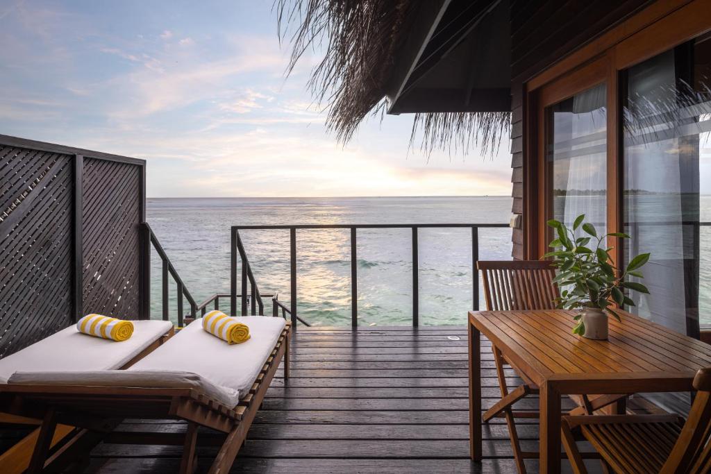 Adaaran Select Hudhuran Fushi — Sunrise Ocean Villa