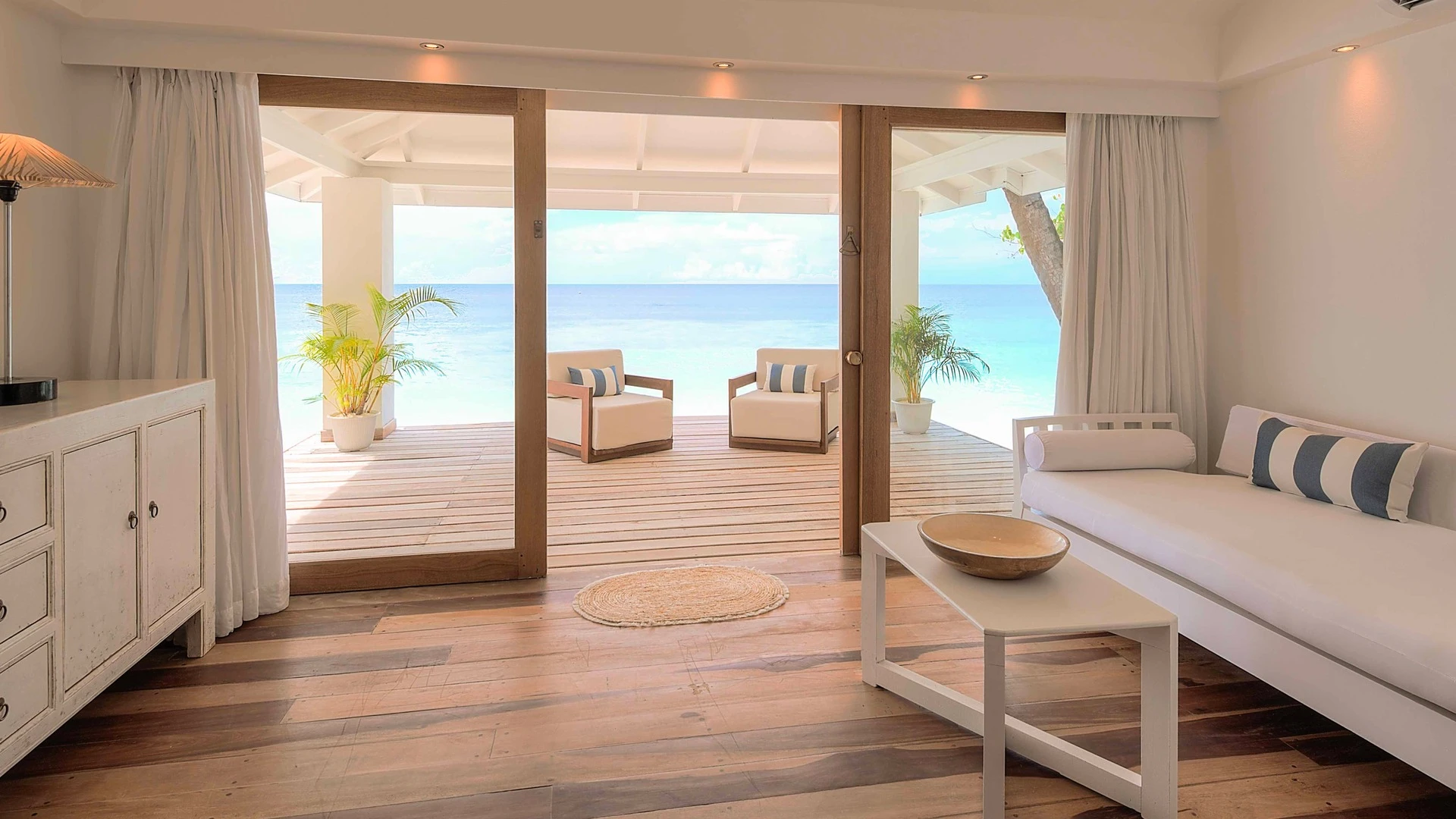  Diamonds Athuruga — Beach Front Junior Suite
