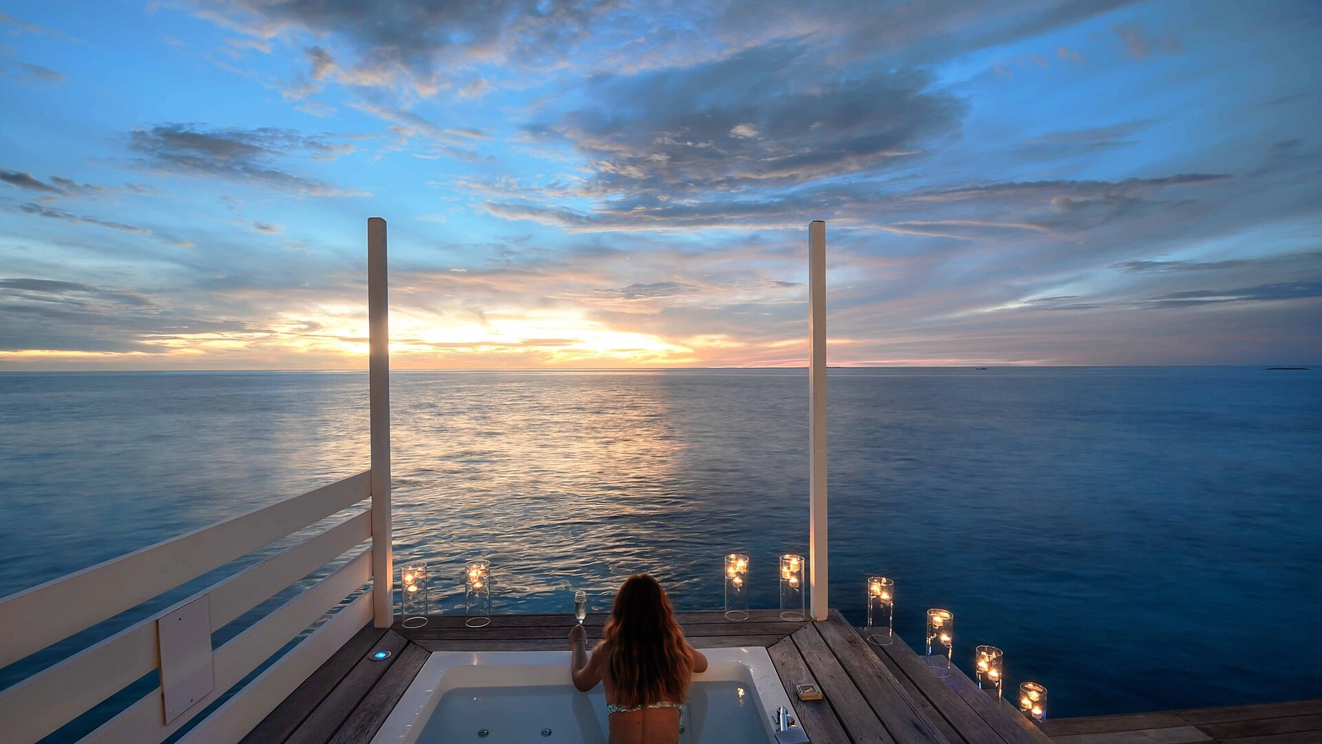 Diamonds Thudufushi Maldives Resort & Spa — Jacuzzi Water Villa