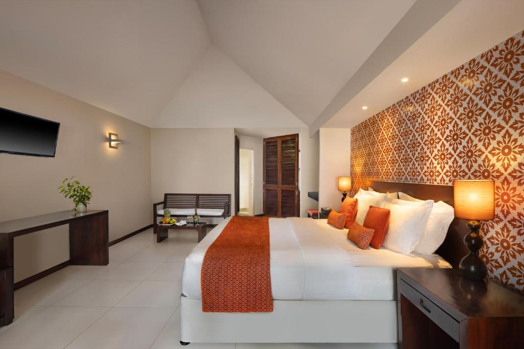 Adaaran Select Hudhuran Fushi — Beach Villa