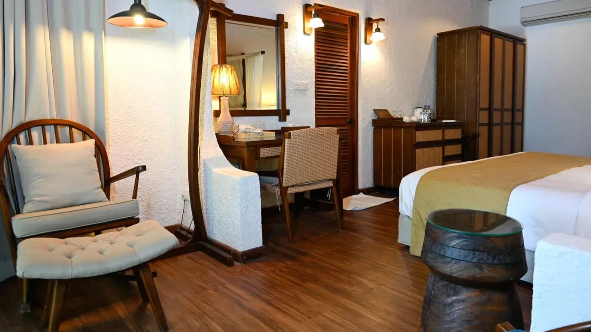 Makunudu Island — Beach Bungalow