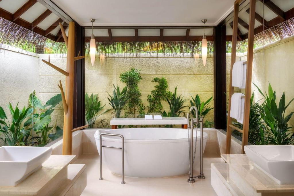 Sheraton Maldives Full Moon Resort & Spa — Ocean Pool Villa