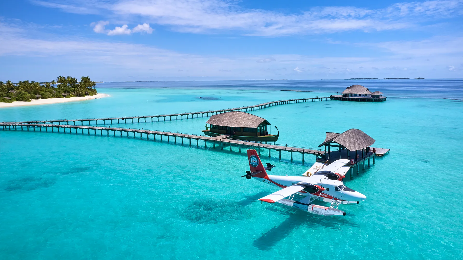Seaplane transfer to resort